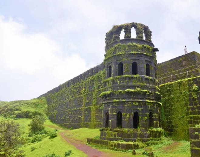 Raigad fort trek Image