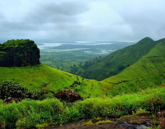 Kavnai fort trek Image