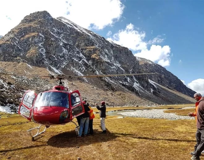 Helicopter ride in manali Image