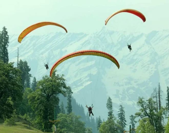 Paragliding at Manali Image