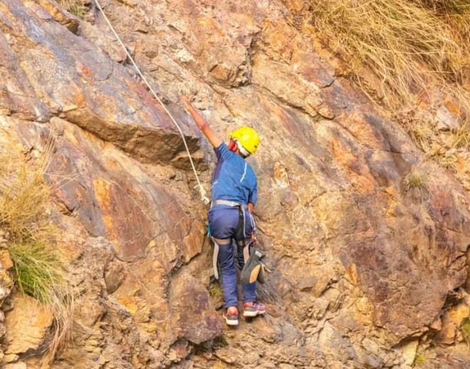 Rock climbing and Rappelling in Bir Image