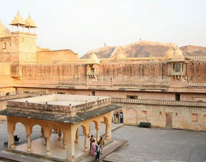 Unlock Hidden Amber! - Guided 2-Hour Heritage Tour in Jaipur Image