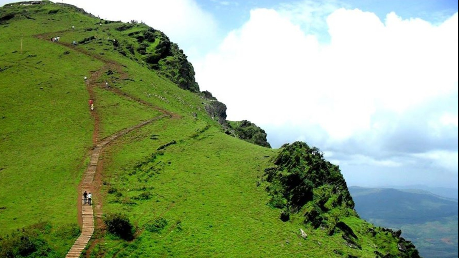 Mullayanagiri Trekking and Adventure - Image 5