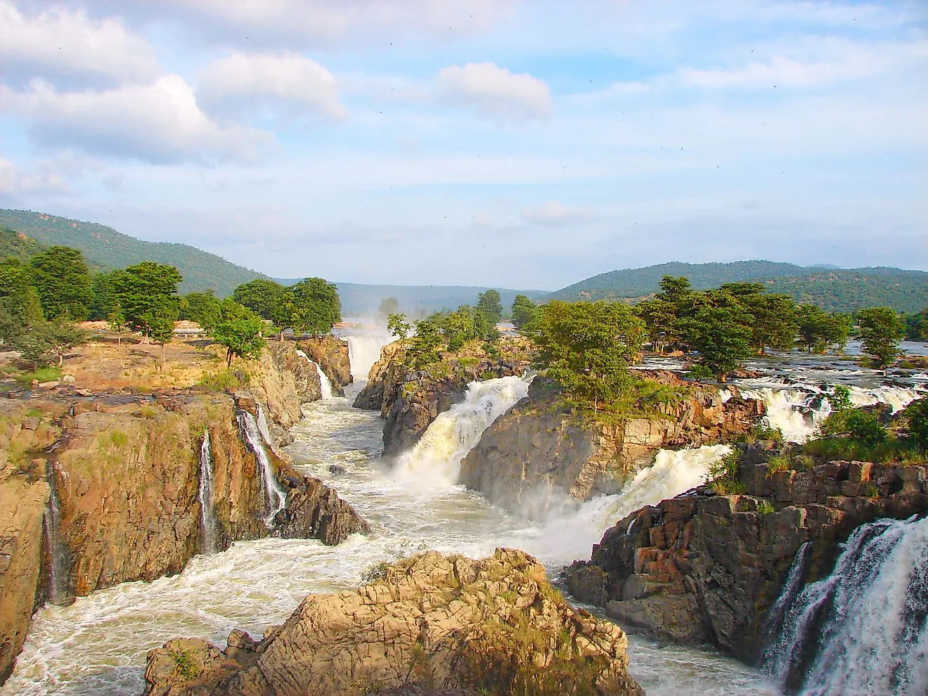 Hogenakkal Waterfalls Tour from Bangalore - Image 3