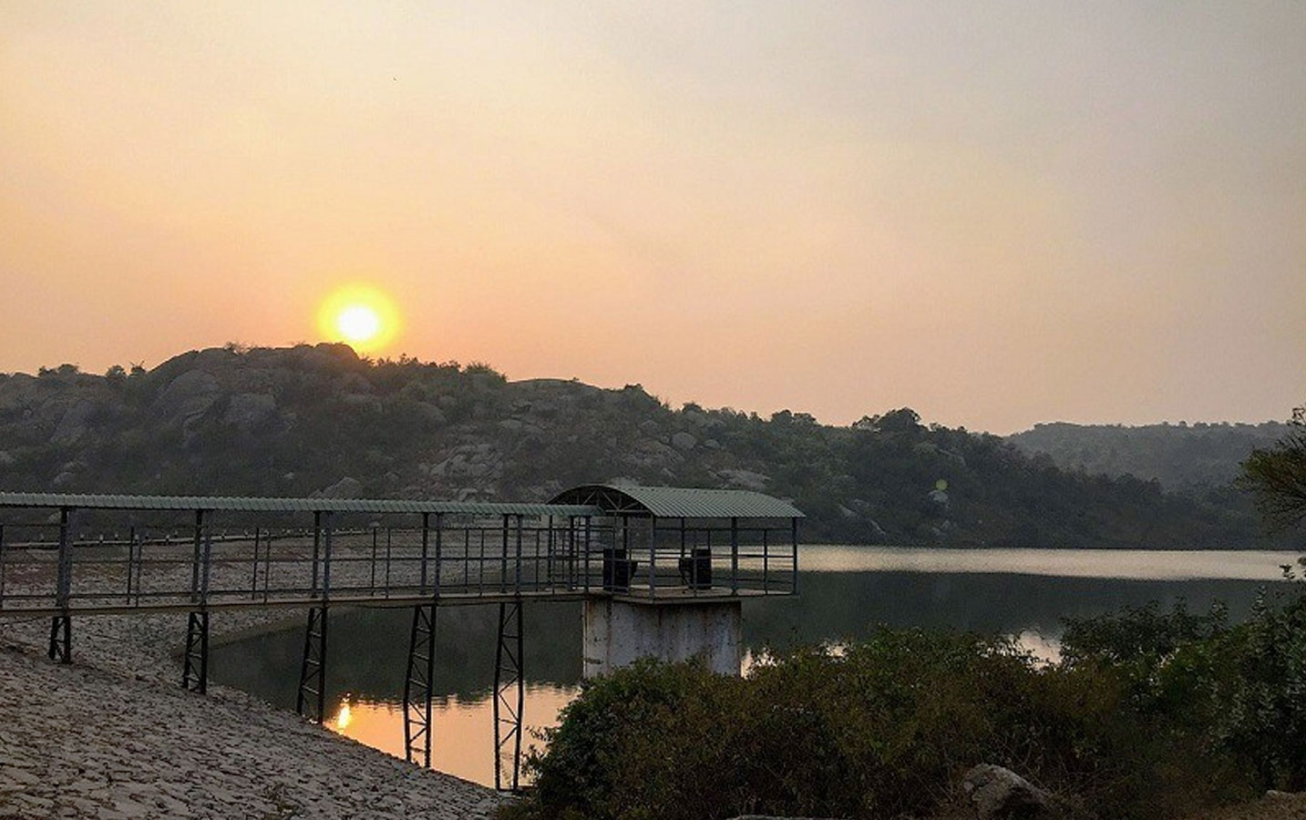 One Day Tour to Manchanabele Reservoir, Bangalore - Image 4