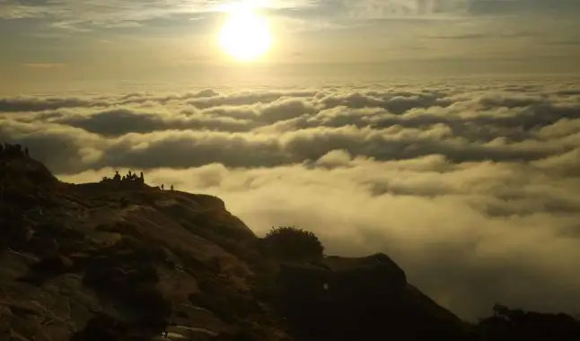 Sunrise Trek to Skandagiri Peak - Image 2