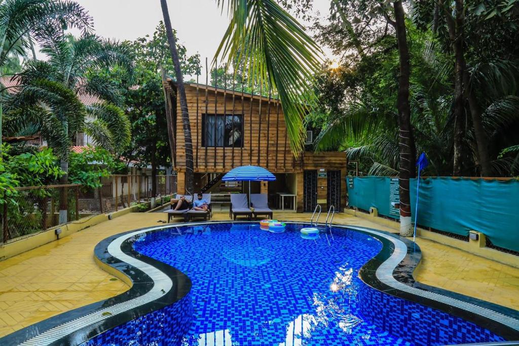 12 Alibaug Farmhouse Near Beach with Swimming Pool