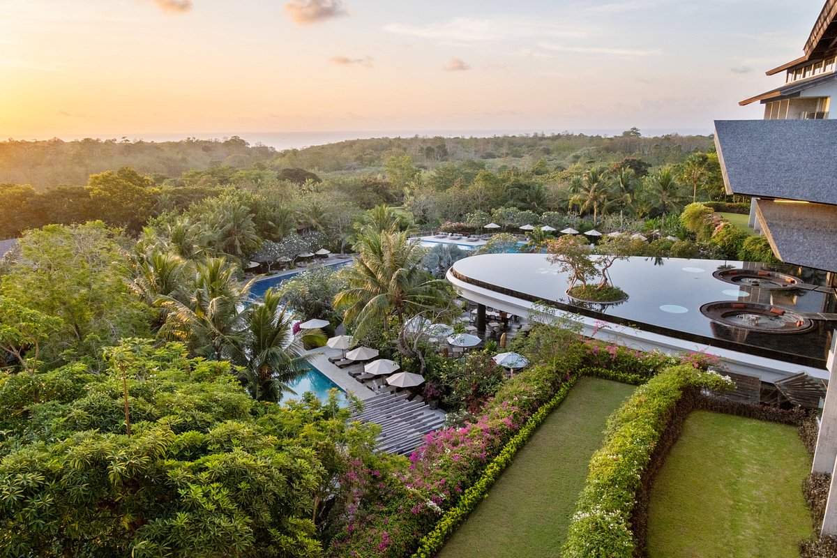10 Resorts in Bali