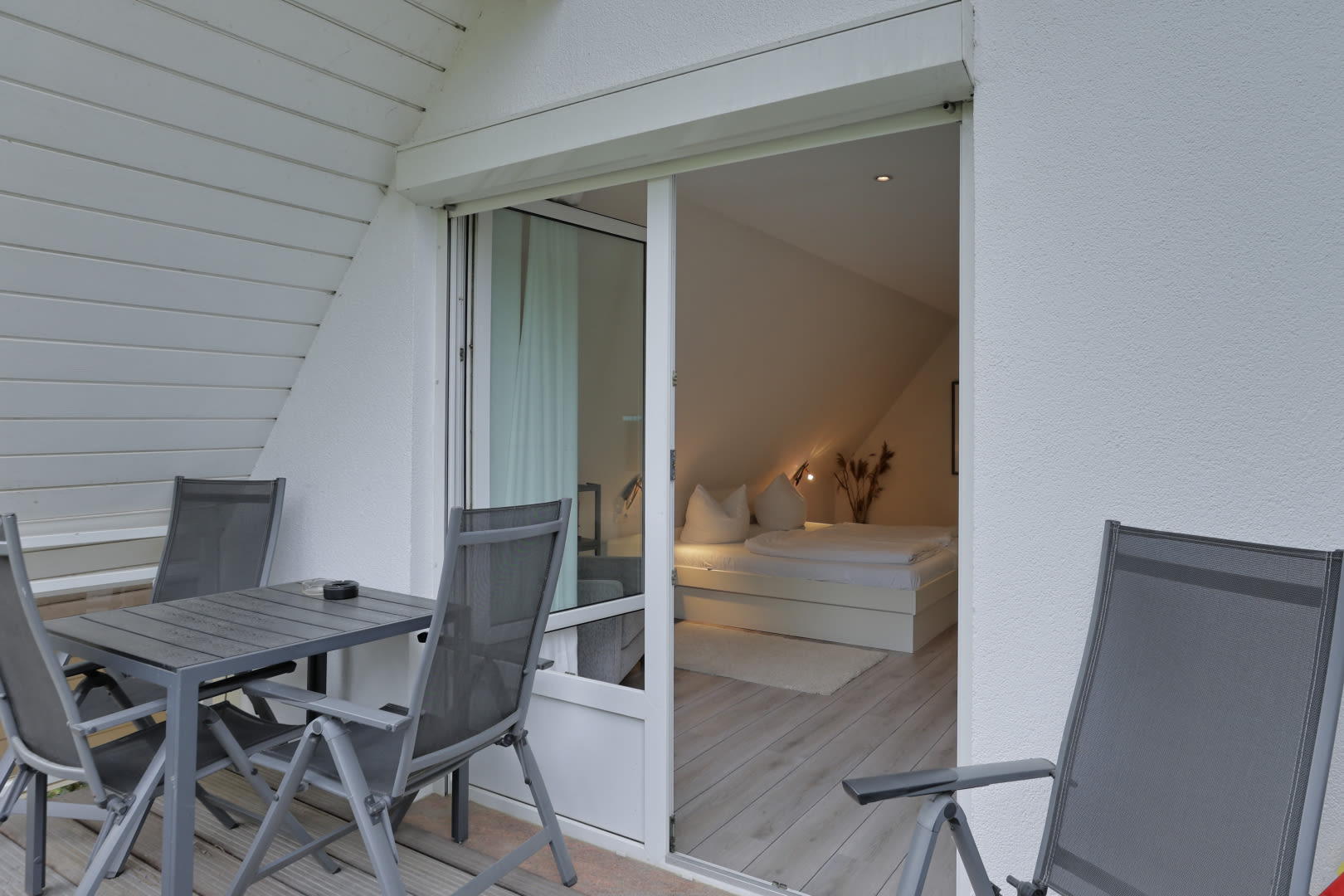 Balkon und Schlafzimmer