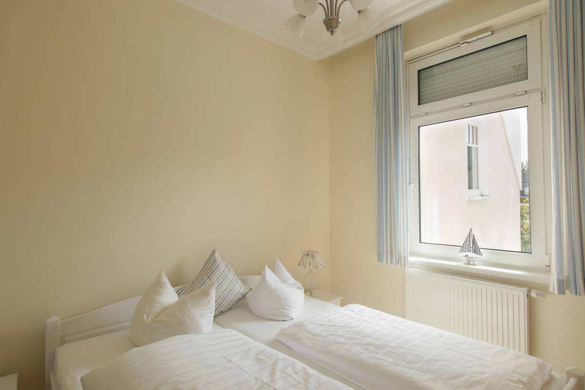 Schlafzimmer 2 mit Doppelbett