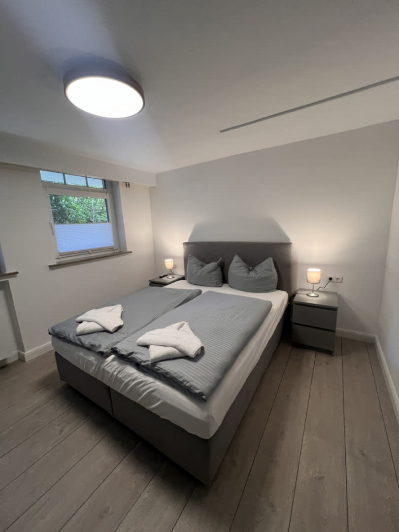 Schlafzimmer mit Doppelbett