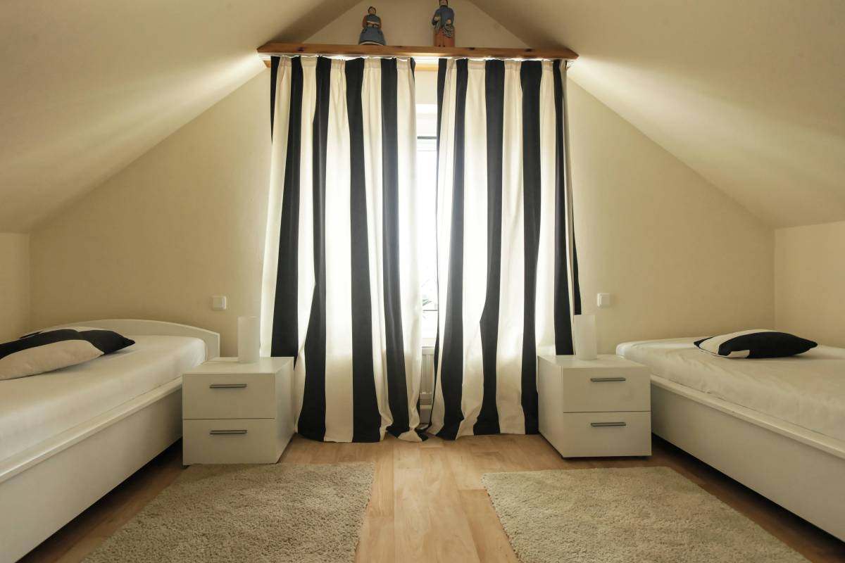 Schlafzimmer mit 2 Einzelbetten