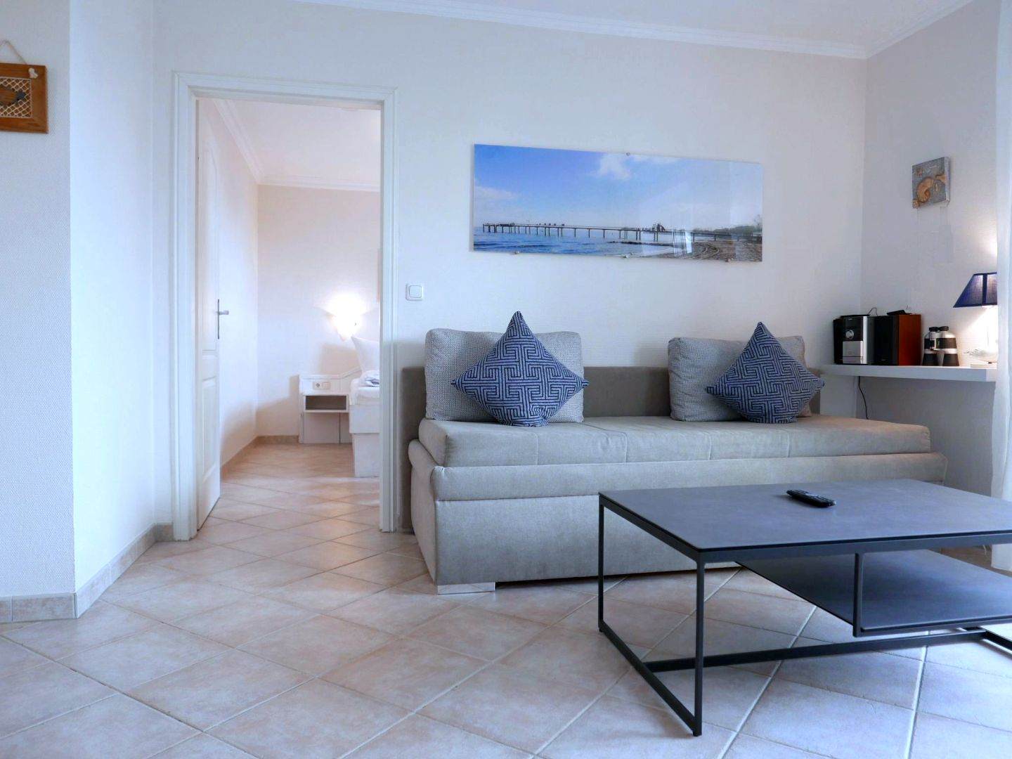 Wohnzimmer und Schlafzimmer Eingang