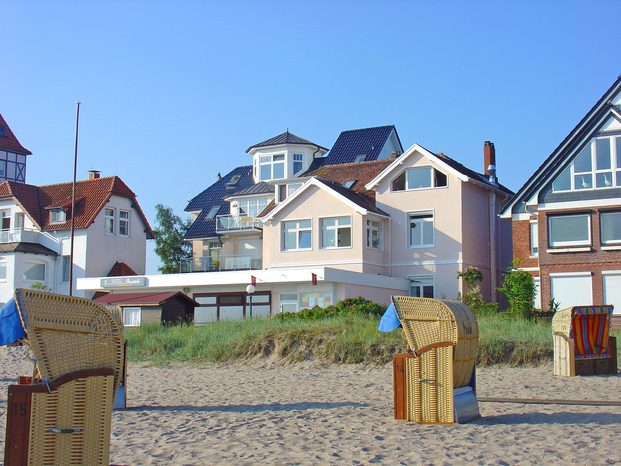 Blick aufs Strandhaus Brunhild vom Strand aus