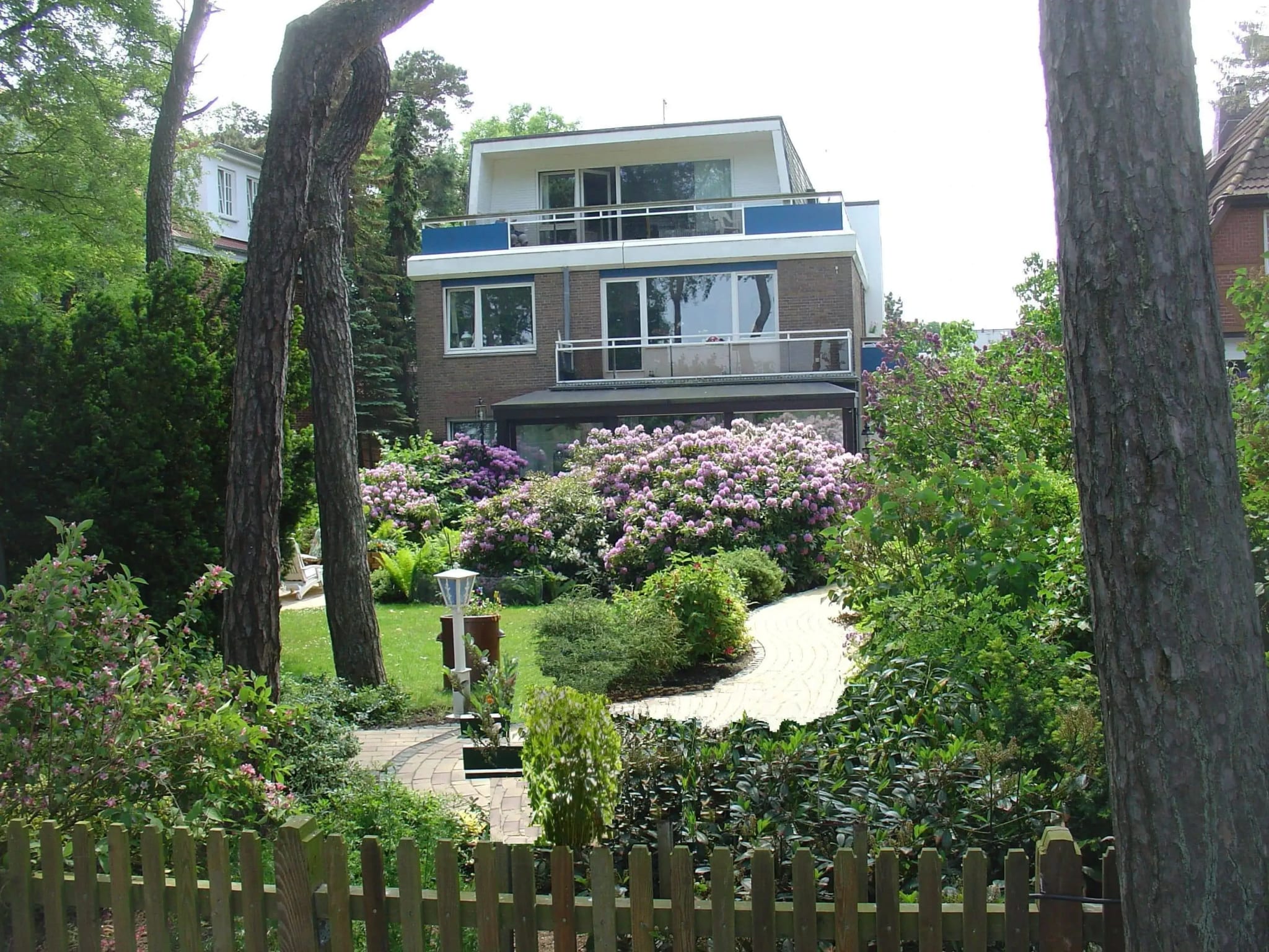 Blick aufs Stammhaus vom Strand aus
