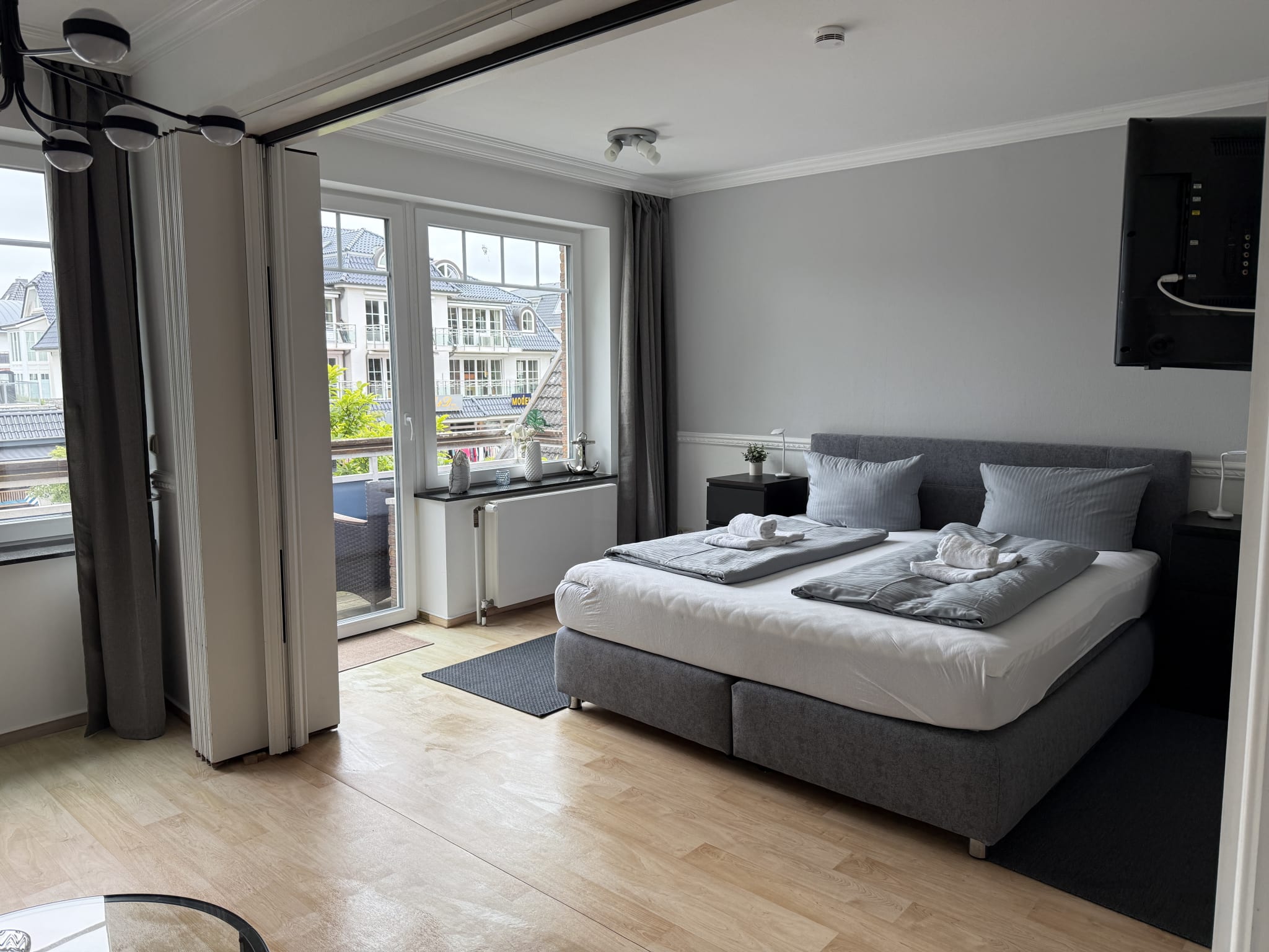 Schlafzimmer mit Balkon