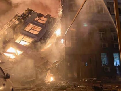 ЖАРА И РАКЕТЫ. Украина горит: Ответка за атаку на Крым оказалась ошеломительной. 24 часа кошмара Украины: Куда, чем и за что прилетело