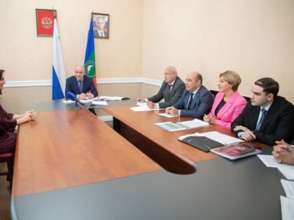 Рашид Темрезов провел прием граждан в приемной Президента РФ в Карачаево-Черкесии