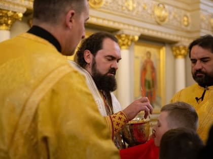 Архиепископ Феофилакт совершил литургию в Неделю о блудном сыне