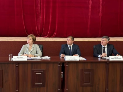 Мэр КГО Марат Урусов  представил депутатам отчет о результатах проделанной в 2022 году работы, а также озвучил актуальные направления развития и задачи на текущий 2023 год