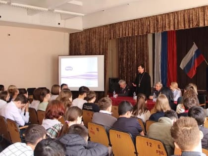 Священник рассказал о причинах увлечения подростков экстремизмом