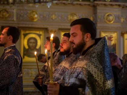 Архиепископ Феофилакт совершил чтение 12 Страстных Евангелий