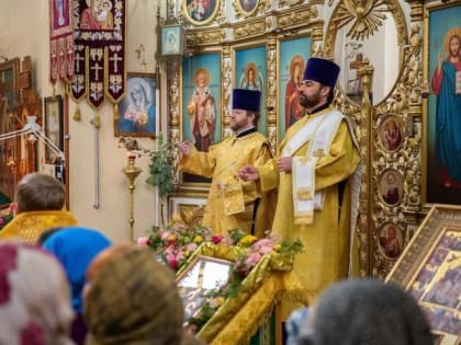 Архиепископ Феофилакт совершил литургию в храме села Новоивановского