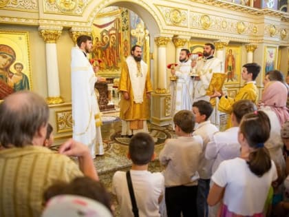 Архиепископ Феофилакт совершил литургию Недели 9 по Пятидесятнице