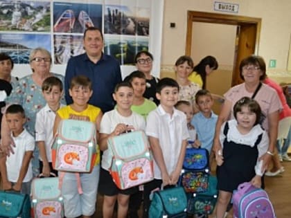 Рюкзаки со школьными принадлежностями и канцтоварами из КЧР дошли до адресатов – первоклассников Старобельского района Луганской Народной Республики