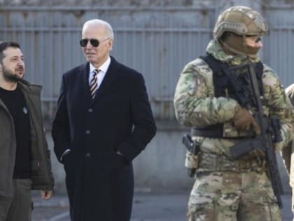 Байден приказал Зеленскому взять Приазовье и попросил Путина не убивать его «Кинжалом». Любопытные и неожиданные подробности визита главы Белого дома в Киев.