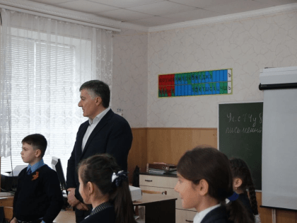 Марат Урусов посетил среднюю школу п. Орджоникидзевский