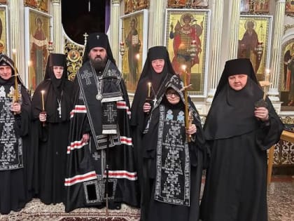 Архиепископ Феофилакт совершил монашеские постриги