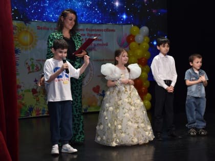 В Карачаево-Черкесии состоялся благотворительный концерт воспитанников детского реабилитационного центра «Феникс»