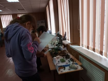 20 февраля для образовательных учреждений города прошла выставка макетов "Грозно глянула война"