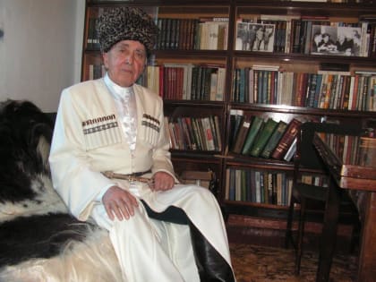 Рашид Темрезов: «Славное имя Азамата Суюнчева навсегда вписано в историю Карачаево-Черкесии…»