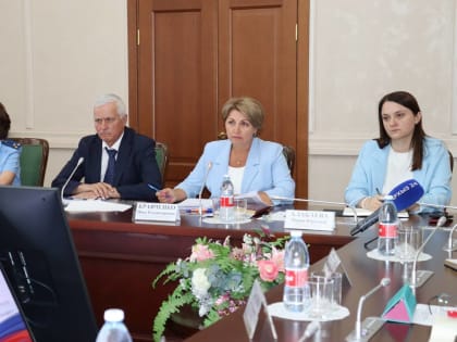 В Черкесске состоялось заседание Комиссии по делам несовершеннолетних при Правительстве КЧР