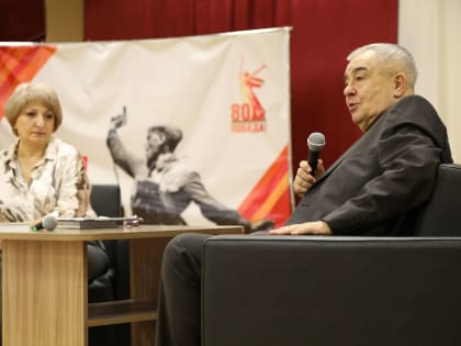 Встреча с автором книги «Это было в Черкесске» объединила 400 школьников Черкесска