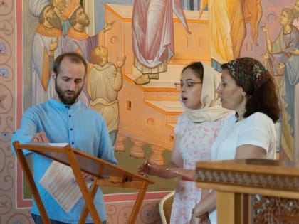 Архиепископ Феофилакт совершил литургию в храме епархиального дома