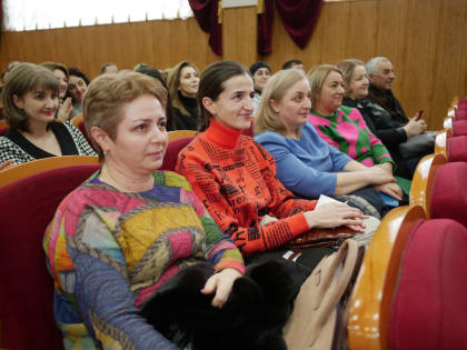 В актовом зале КЧГУ прошло торжественное мероприятие, посвящённое Дню российской науки