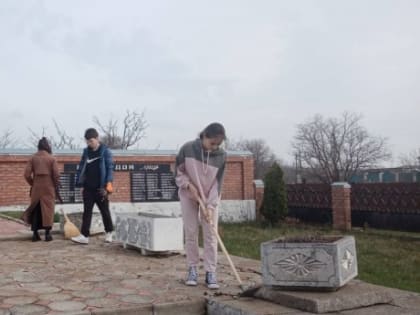 Более 1,5 тысяч человек дали старт экологическому марафону «Генеральная уборка» в КЧР