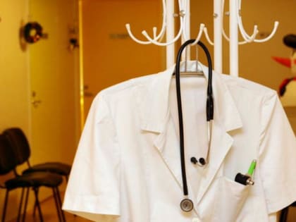 Чем выше зарплата, тем меньше врачей. Несмотря на официальные заявления властей о повышении зарплат медработникам, врачи и медсёстры всё чаще выражают своё недовольство