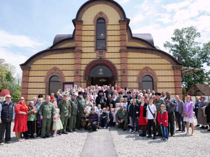 Архиепископ Феофилакт совершил литургию в храме села Горнозаводского