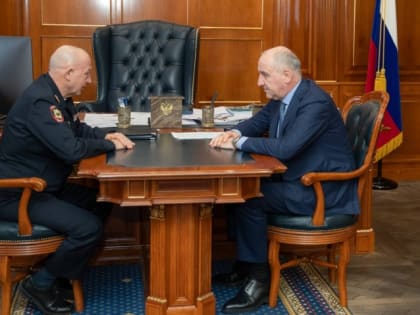 Вопросы взаимодействия региональных властей и правоохранительных органов в преддверии новогодних праздников обсудили Рашид Темрезов и руководитель МВД по КЧР Владимир Нефедов