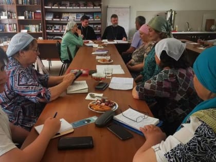 Четырнадцать учащихся богословско-катехизаторских курсов успешно сдали катехизис