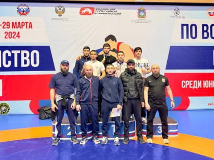 Спортсмены из КЧР завоевали путевки на первенства мира и Европы по вольной борьбе