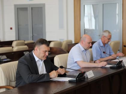 Мэр Черкесска провел совещание по вопросам ликвидации последствий ливневой стихии в республиканской столице.