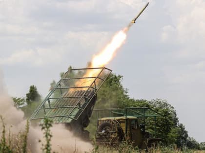 Четвертая волна «мясных штурмов» ВСУ на Времьевском выступе: наши контратакуют. За месяц «наступа» военные кладбища Украины увеличились на 27 тысяч захоронений. Минобороны сообщило