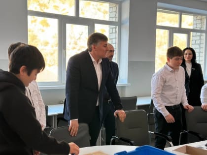 Марат Урусов посетил «Точку роста» Гимназии №4 имени М. Хабичева