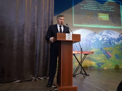 В Карачаевске прошел благотворительный концерт «Народ и армия едины, мы — непобедимы!»