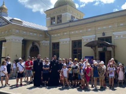 Детей из Луганска пригласили в храм